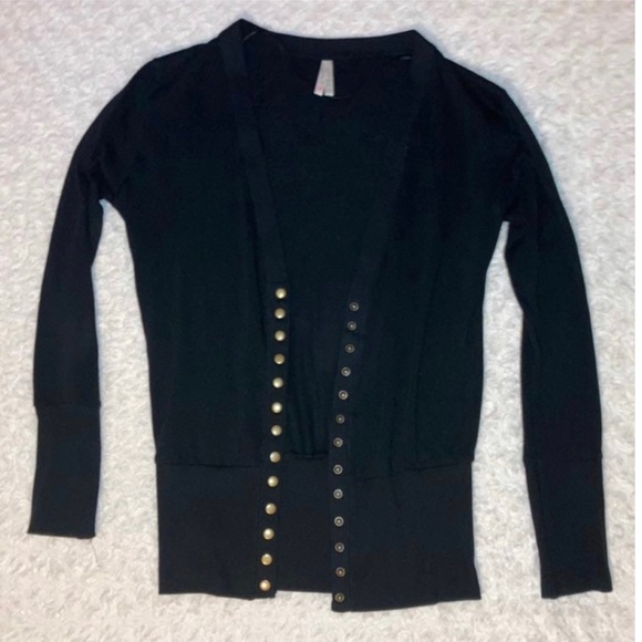 Cardigan - Picture 2 of 4